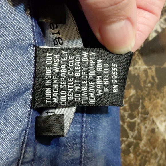 Eighty-Eight 2X Denim Zip-Front Shirt Dress with a Drawstring Waist and Pockets - Picture 11 of 11